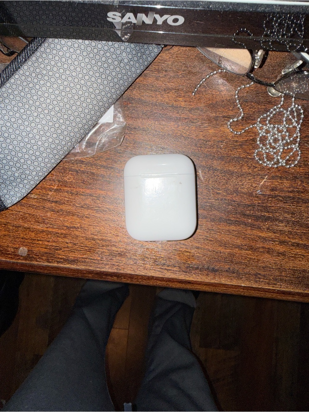 Apple White Earbud Charging Case